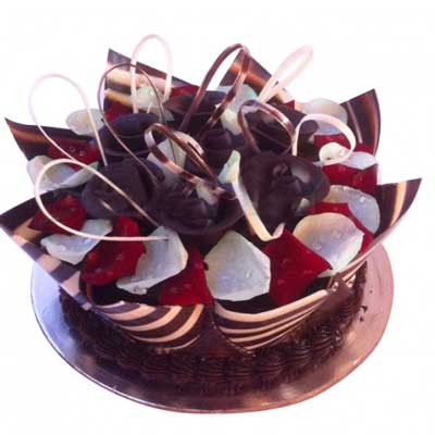"White Chocolate bouquet cake  - 1.5kgs - Click here to View more details about this Product